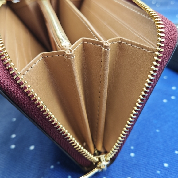 Coach Wallet - Picture 2 of 9